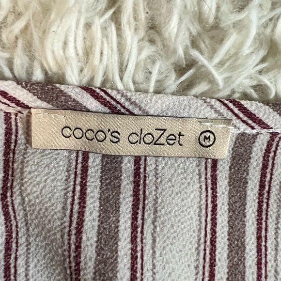 Women’s Medium red and tan striped shirt - Picture 3 of 3